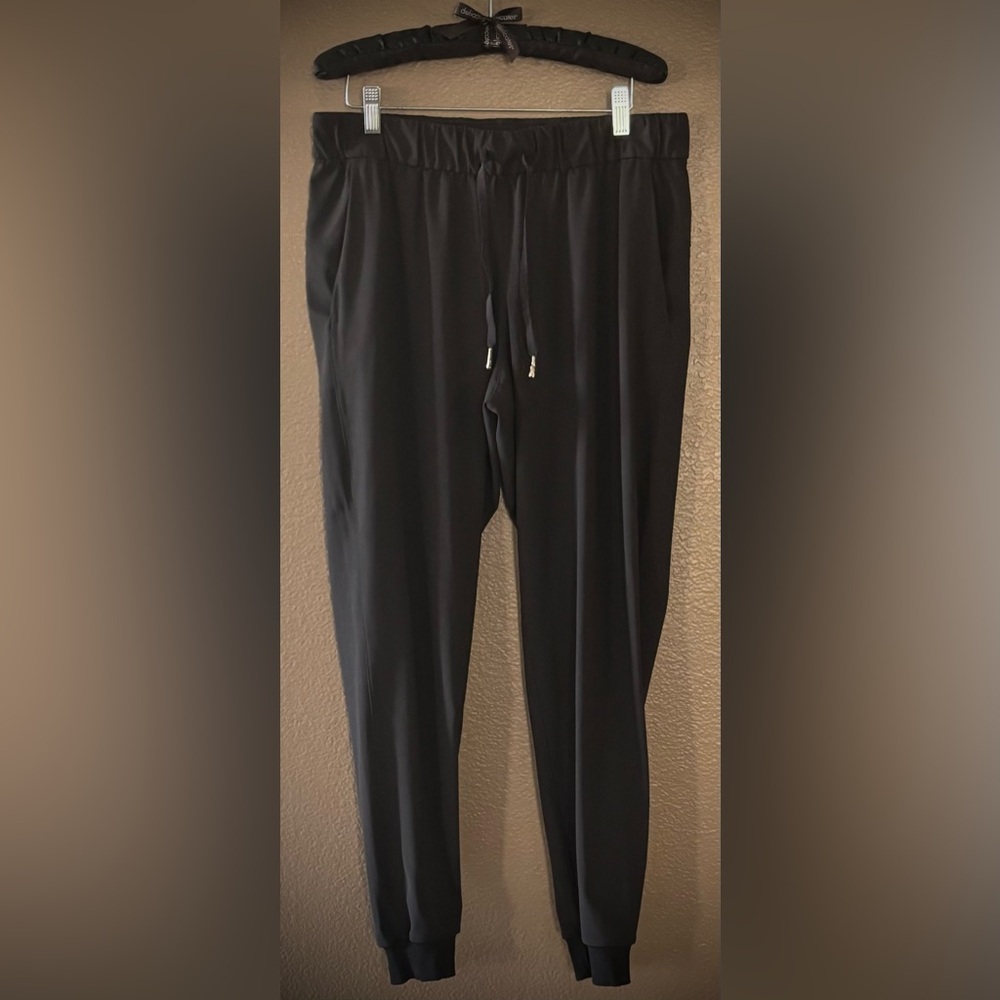 EUC… Lululemon | Women's Black On The Fly Joggers
